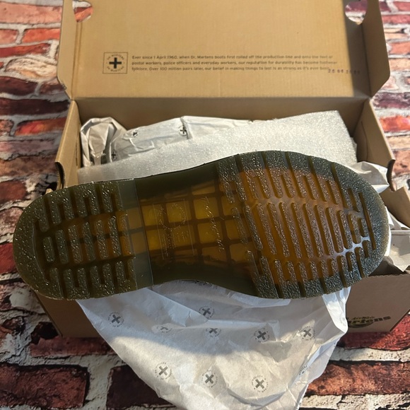 Dr. Martens Classic 1460 Women’s Smooth Leather Lace Up Boots Size 7 - Picture 3 of 8